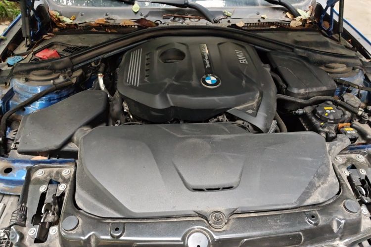 BMW 3 Series 2018 car image #18