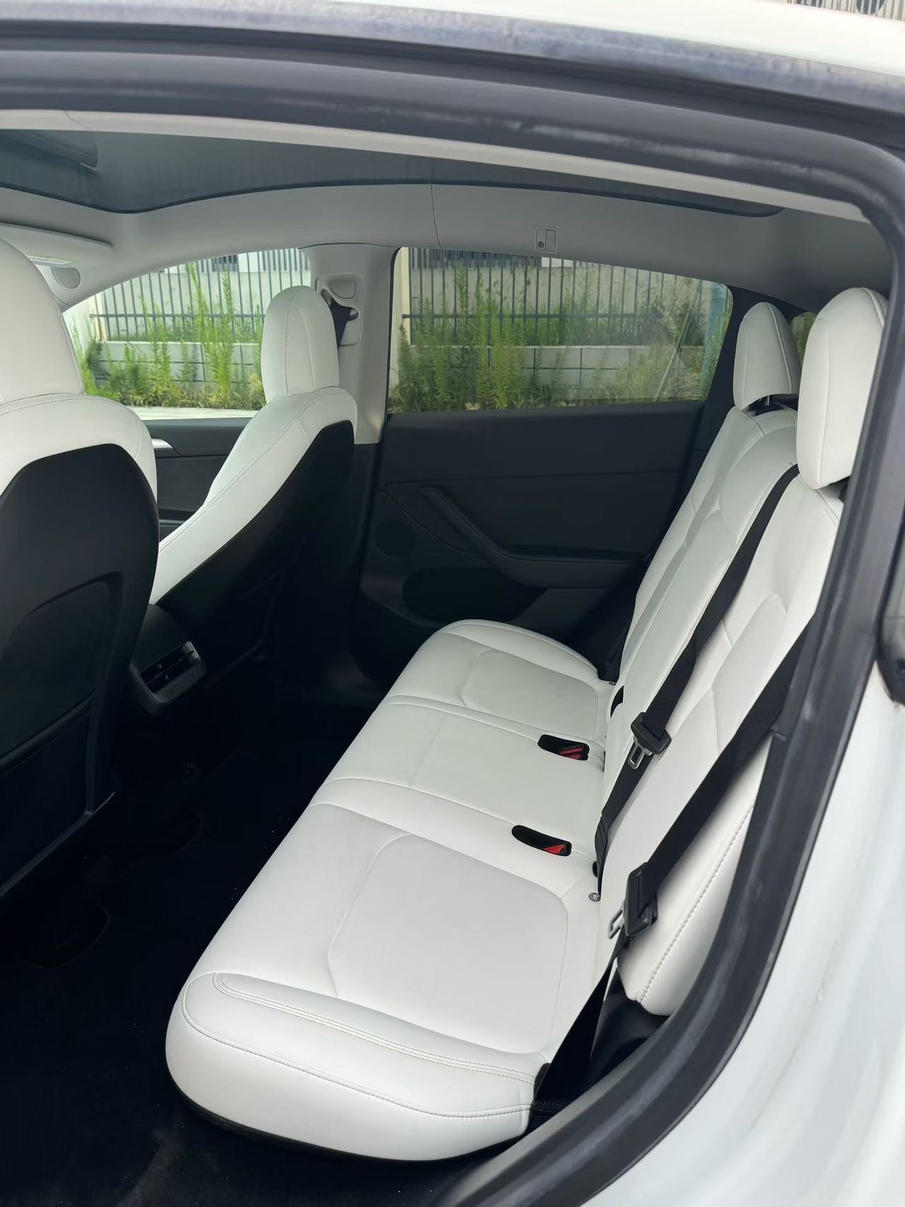 Tesla Model Y 2022 immagine di auto #6