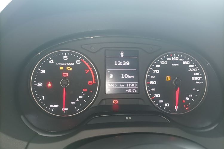 Audi A3 2019 car image #12