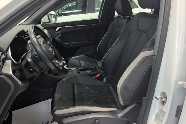 Audi Q3 2024 immagine di auto #15
