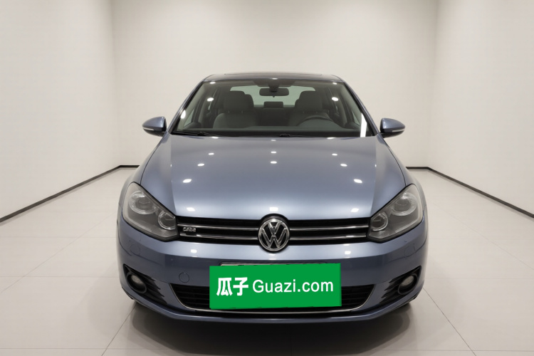 Volkswagen Golf 2012 car image #3