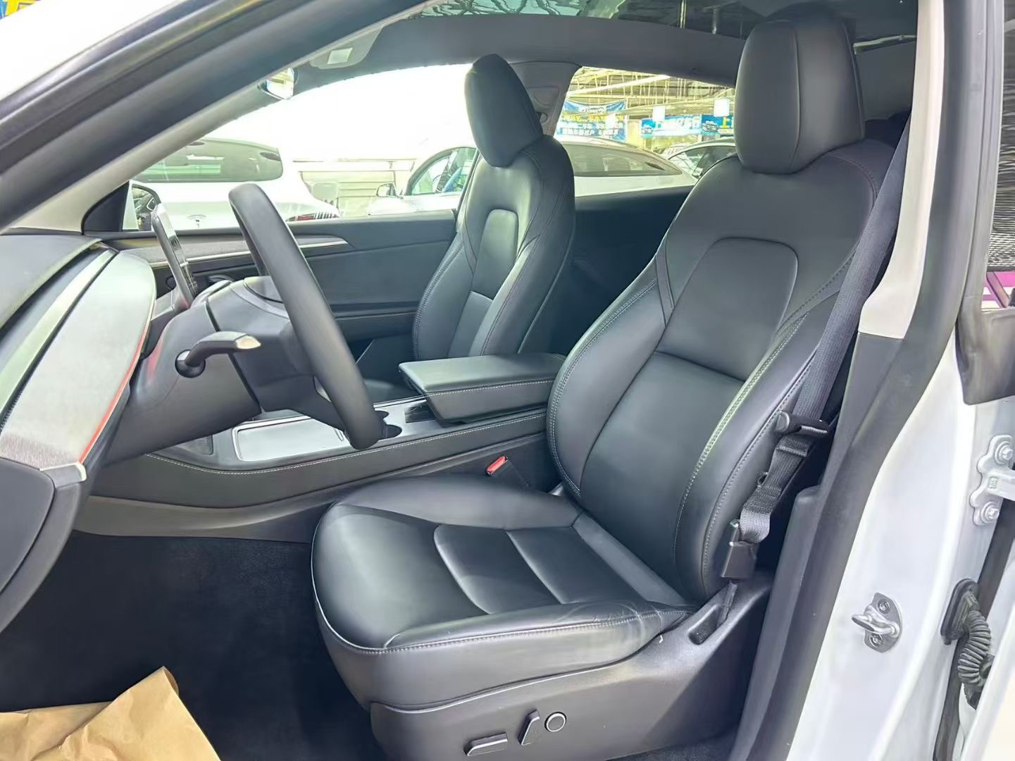 Tesla Model Y 2021 car image #7