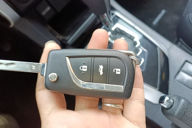 Toyota Corolla 2018 #9 Toyota Corolla 2018 car image #9