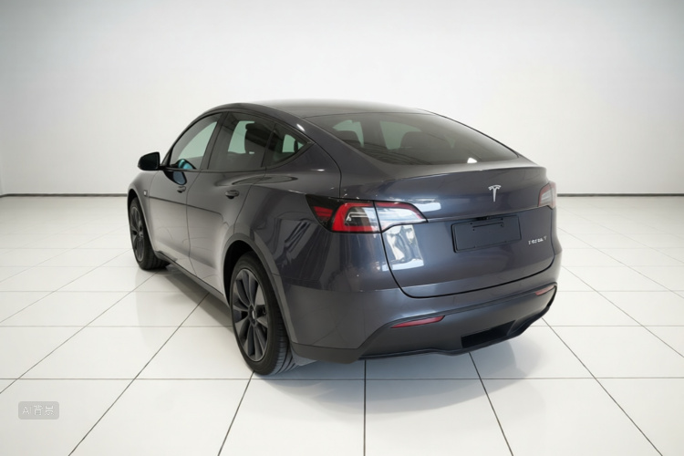 Tesla Model Y 2024 #5 Tesla Model Y 2024 car image #5
