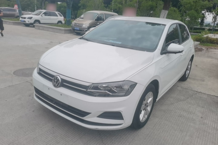 Volkswagen Polo 2022 car image #2