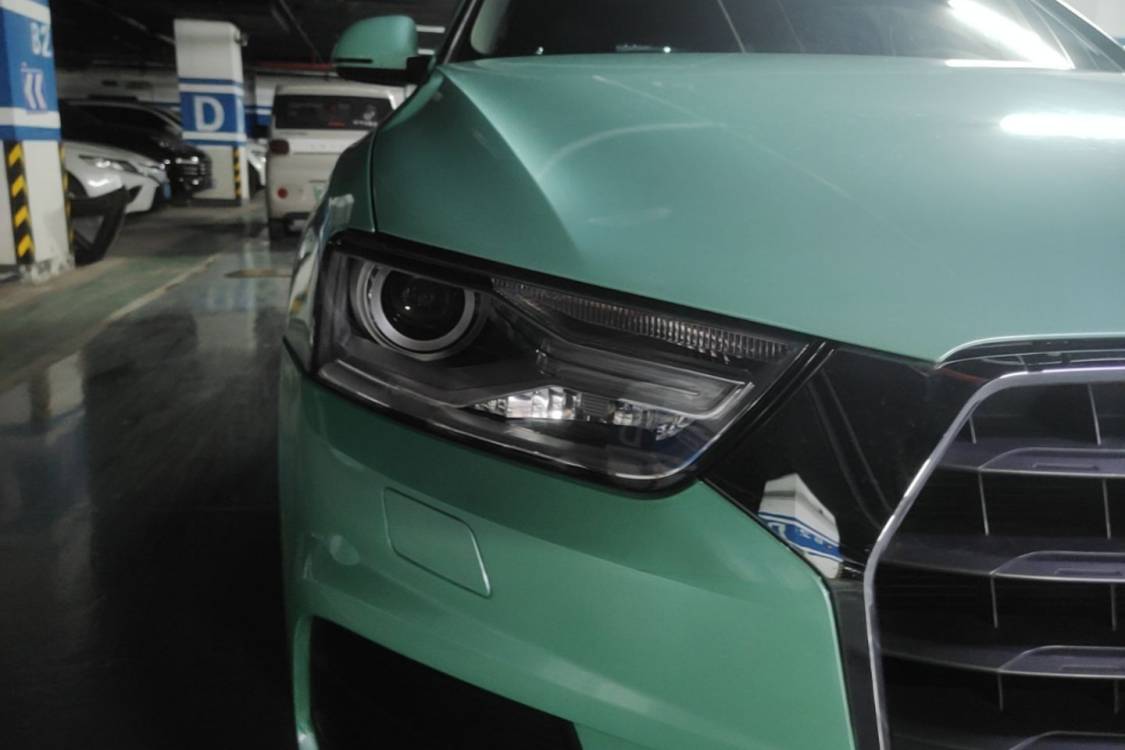 Audi Q3 2017 car image #8