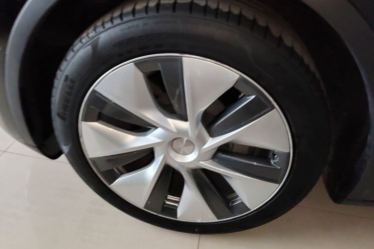 Tesla Model Y 2022 #3 Tesla Model Y 2022 car image #3