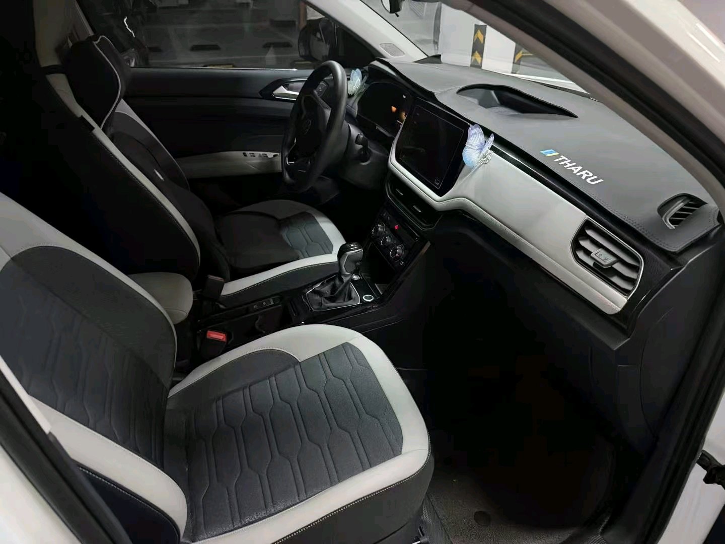 2025 car image #2