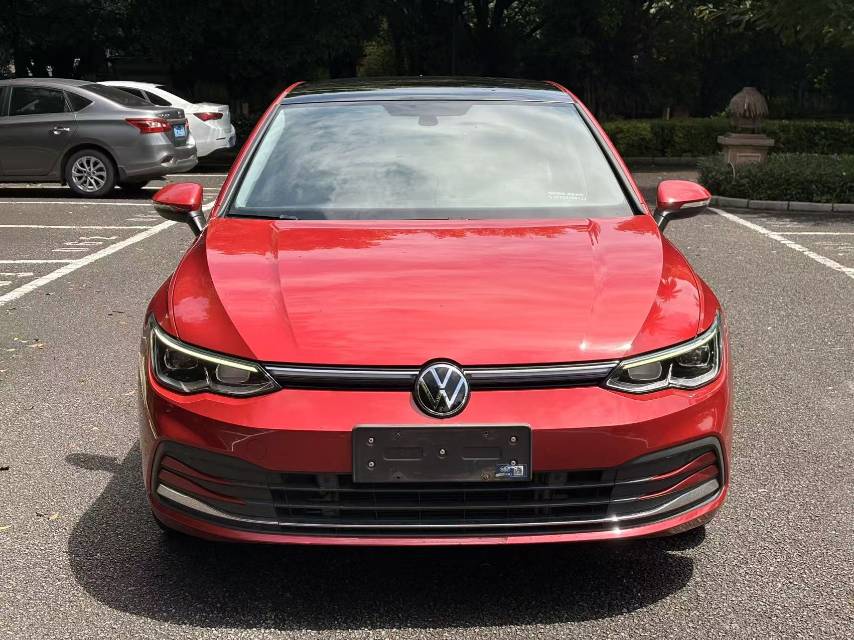 Volkswagen Golf 2022 car image #2