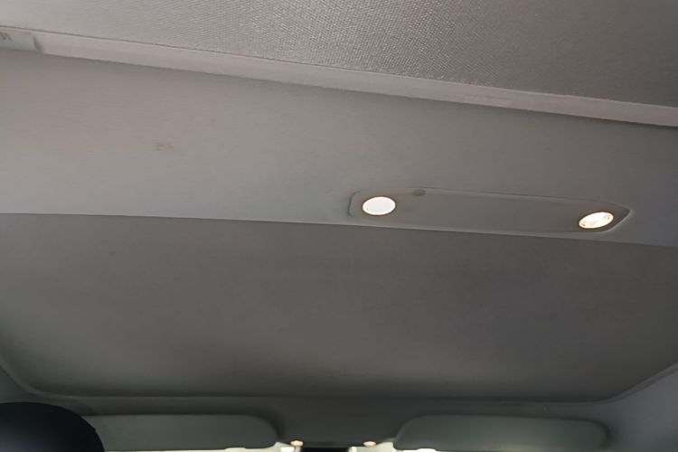 Tesla Model 3 2021 car image #18