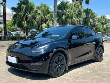 Tesla Model Y 2024 Tesla Model Y 2024 immagine di auto