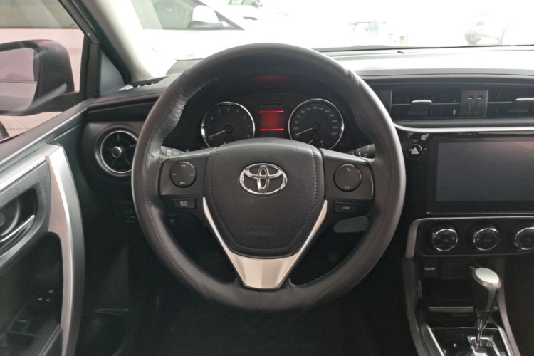 Toyota Corolla 2018 car image #11