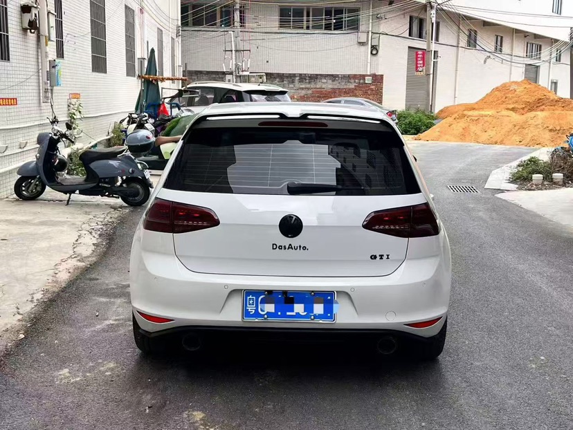 Volkswagen Golf 2014 car image #4