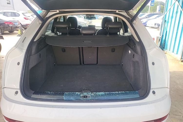 Audi Q3 2019 car image #19