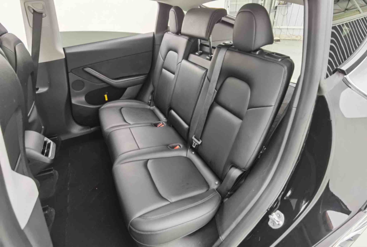 Tesla Model Y 2023 #12 Tesla Model Y 2023 car image #12