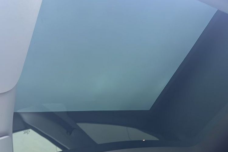 Tesla Model Y 2022 car image #13