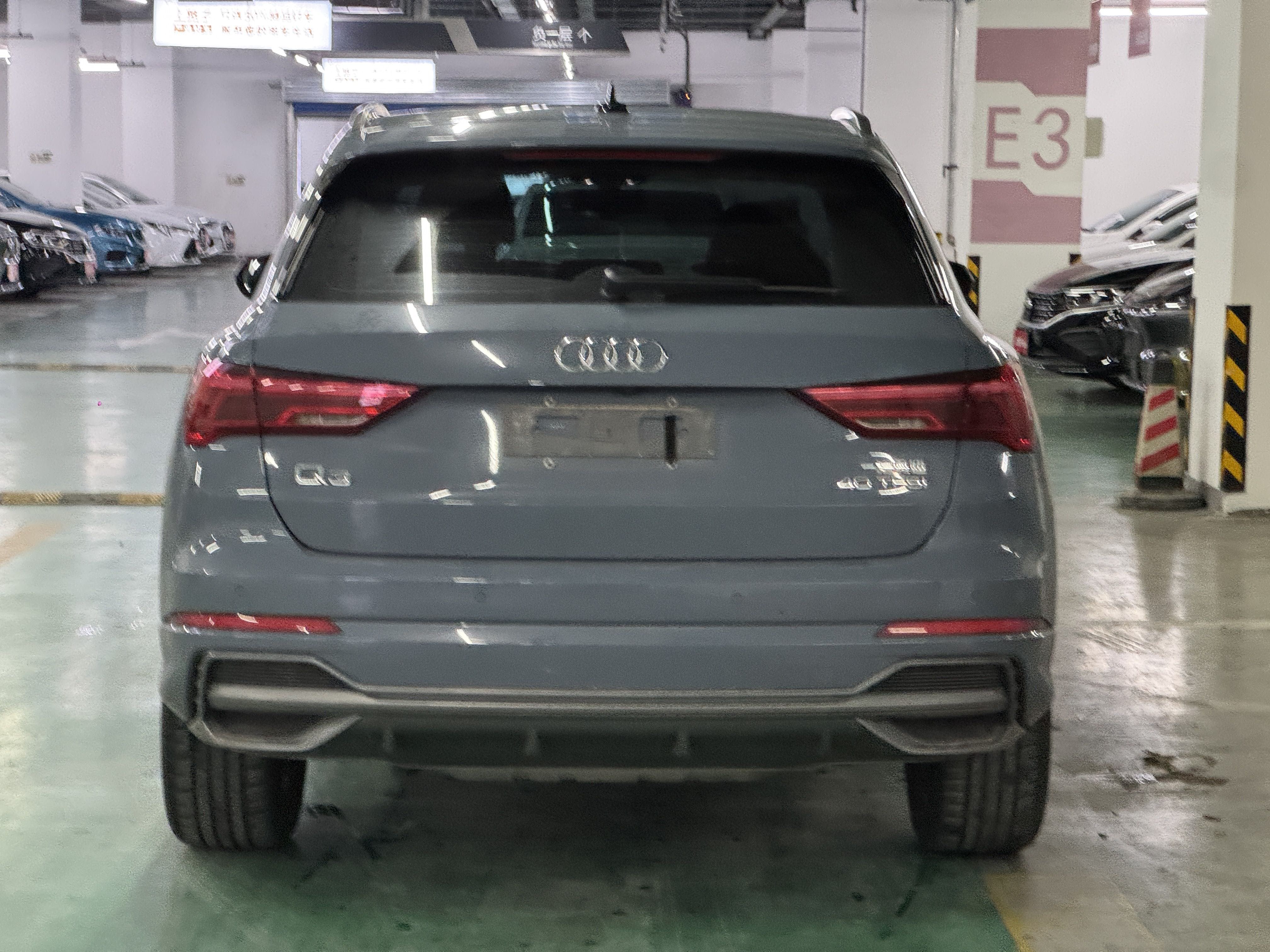 Audi Q3 2023 car image #3
