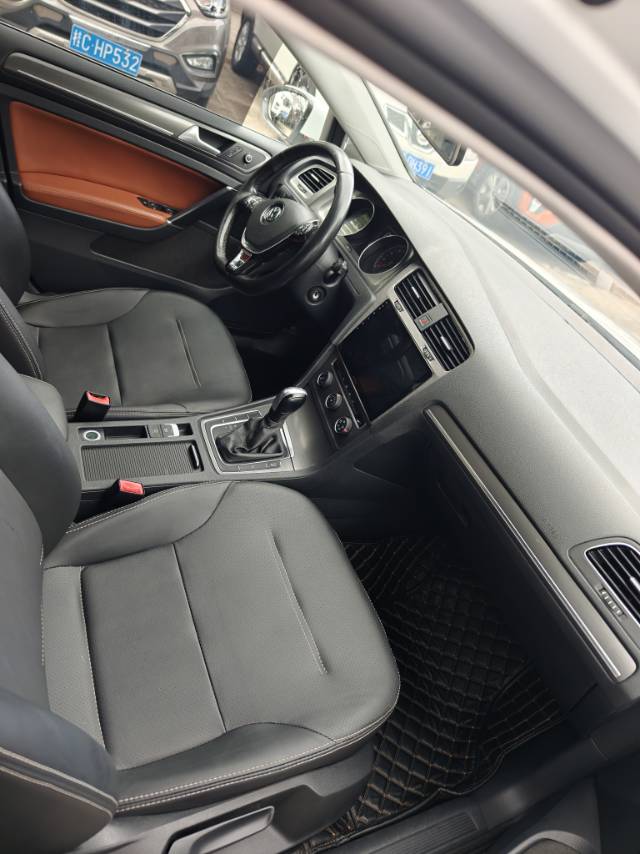 Volkswagen Golf 2015 car image #6