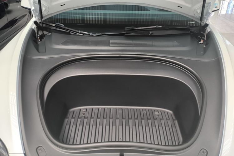 Tesla Model 3 2024 car image #22