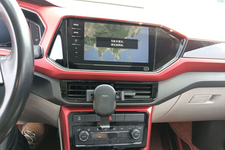 Volkswagen T-Cross 2020 car image #13