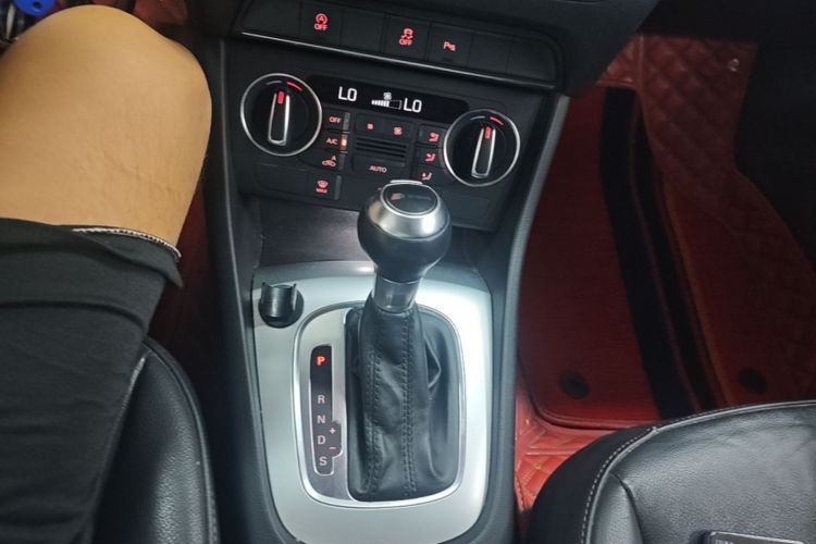 Audi Q3 2016 #14 Audi Q3 2016 car image #14