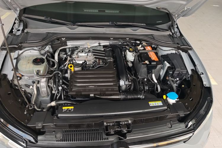 Volkswagen Golf 2021 car image #20