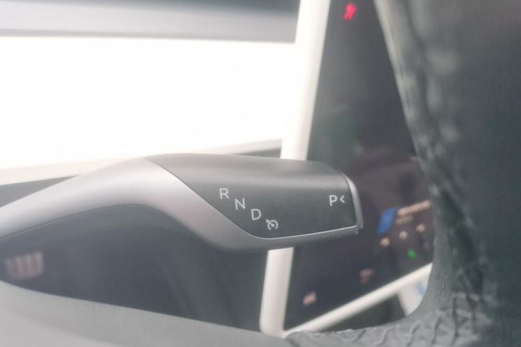 Tesla Model 3 2022 car image #18