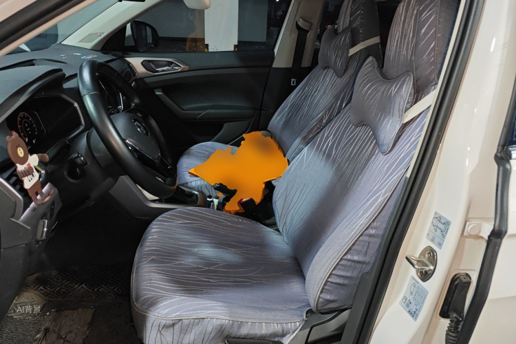 Volkswagen T-Cross 2019 #17 Volkswagen T-Cross 2019 car image #17