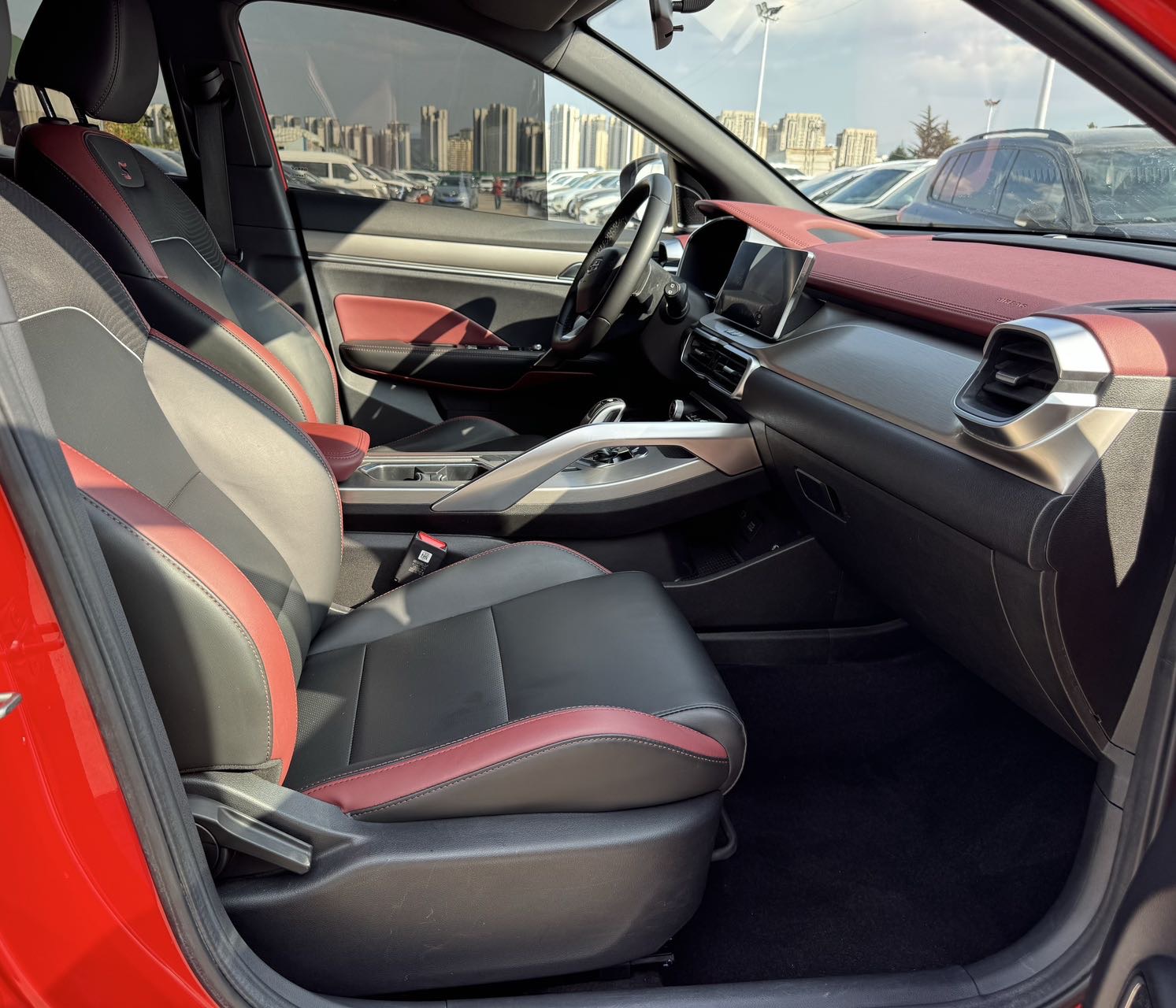 GEELY Coolray 2021 #8 GEELY Coolray 2021 изображение автомобиля #8
