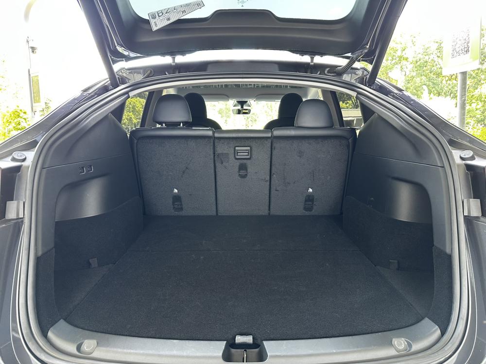 Tesla Model Y 2022 car image #16