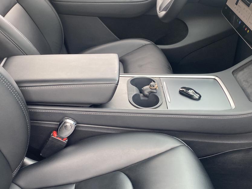 Tesla Model Y 2022 #20 Tesla Model Y 2022 car image #20