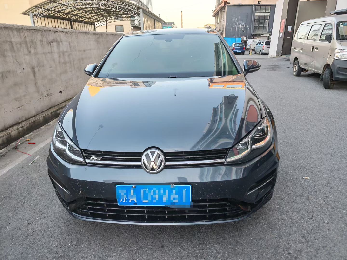 Volkswagen Golf 2020 car image #2