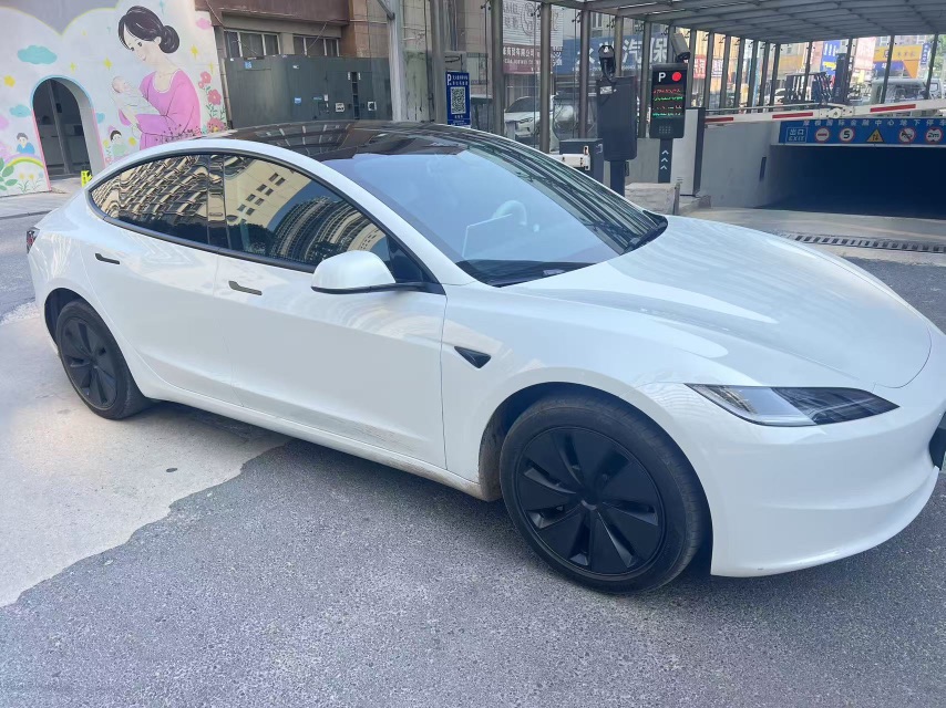 Tesla Model 3 2026 #2 Tesla Model 3 2026 car image #2