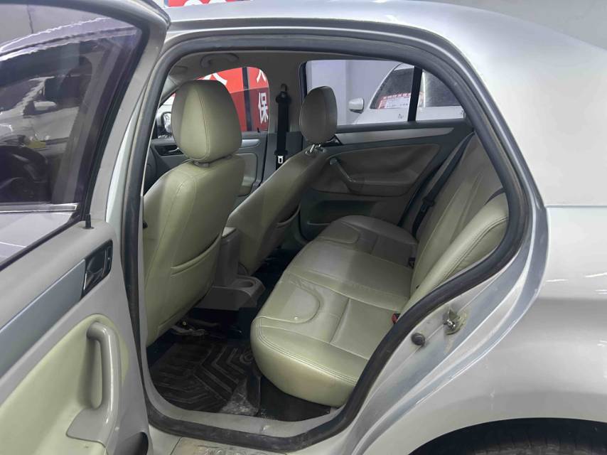 Volkswagen Bora 2012 immagine di auto #9