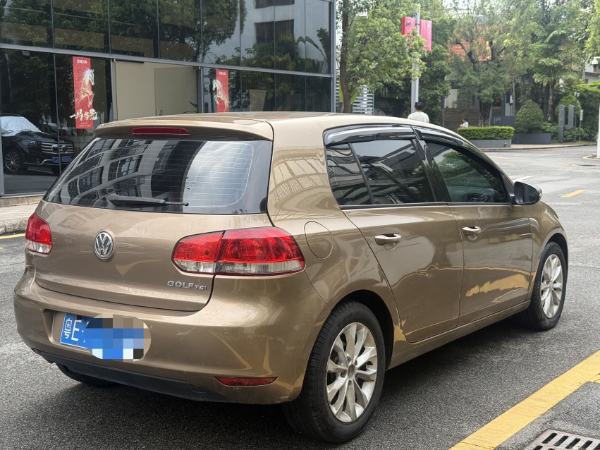 Volkswagen Golf 2013 car image #2
