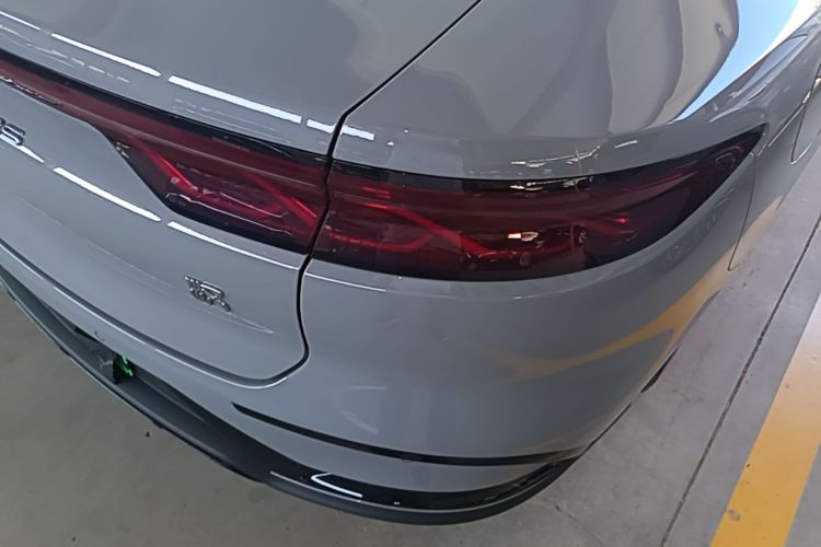 BYD Han 2024 car image #8