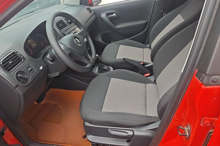 Volkswagen Polo 2018 car image #15