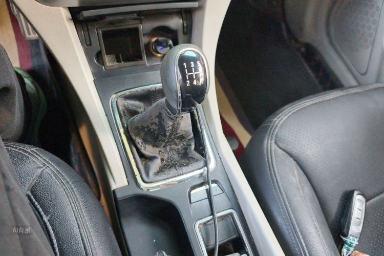 GEELY Emgrand 2014 car image #16