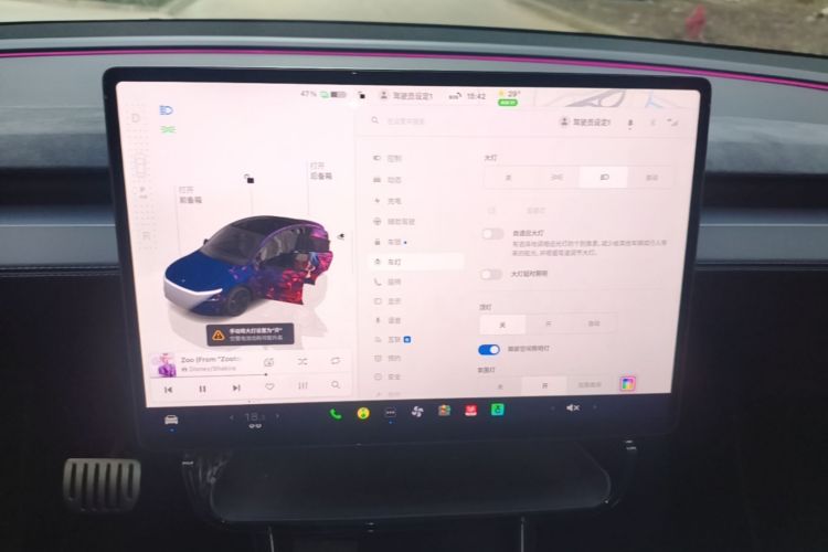 Tesla Model Y 2025 car image #17