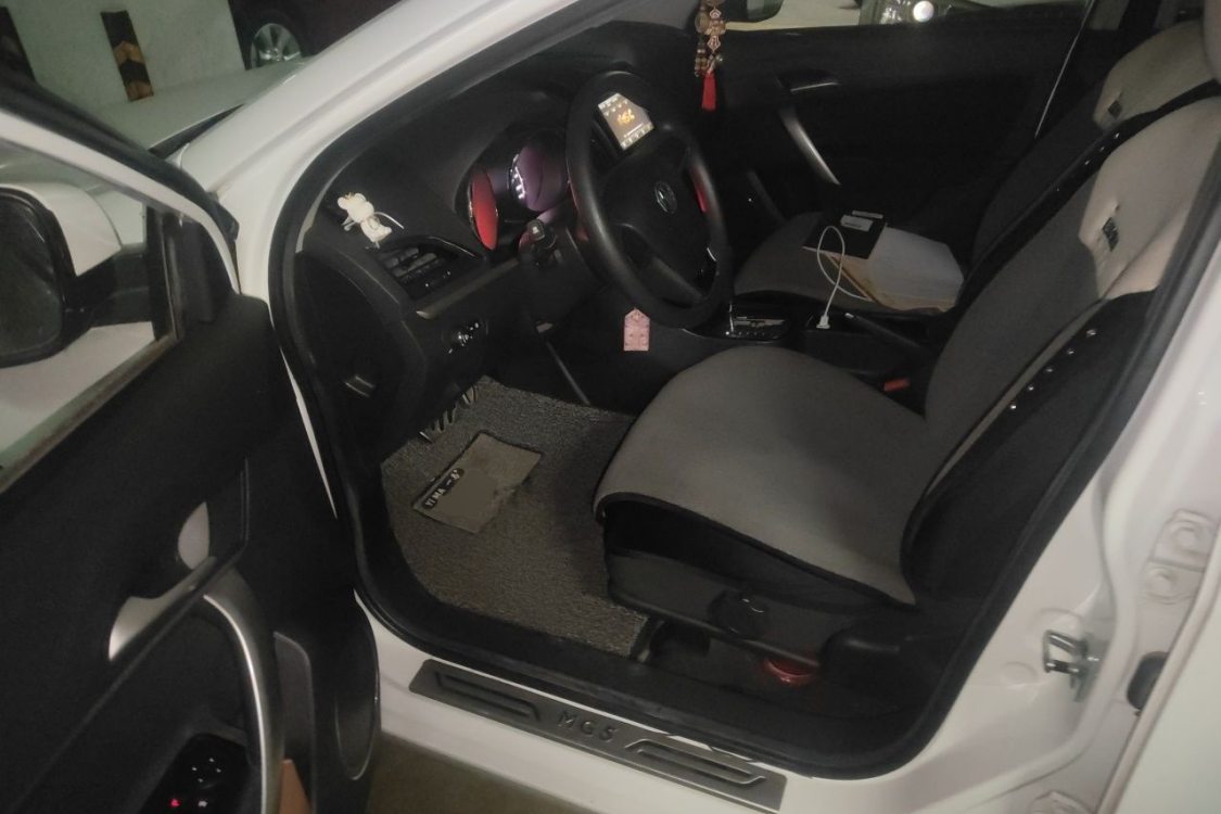 MG 5 2014 car image #23
