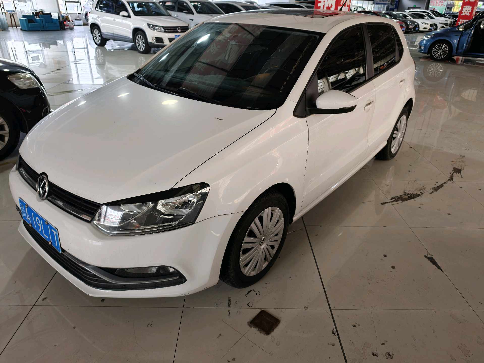 Volkswagen Polo 2018 car image 