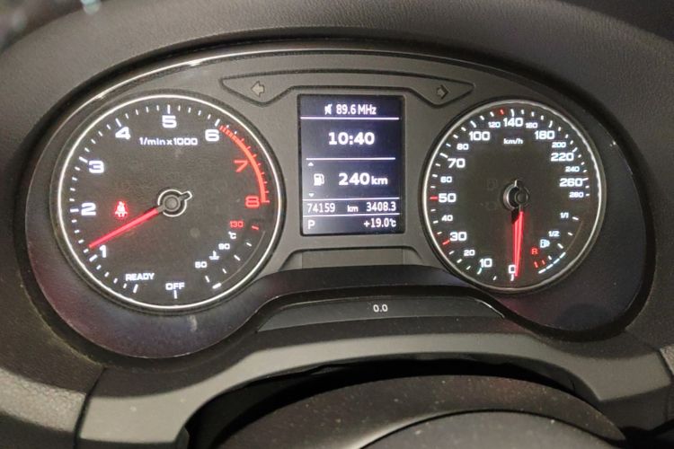 Audi A3 2019 car image #17