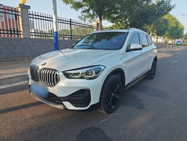 BMW X1 2020 BMW X1 2020 car image