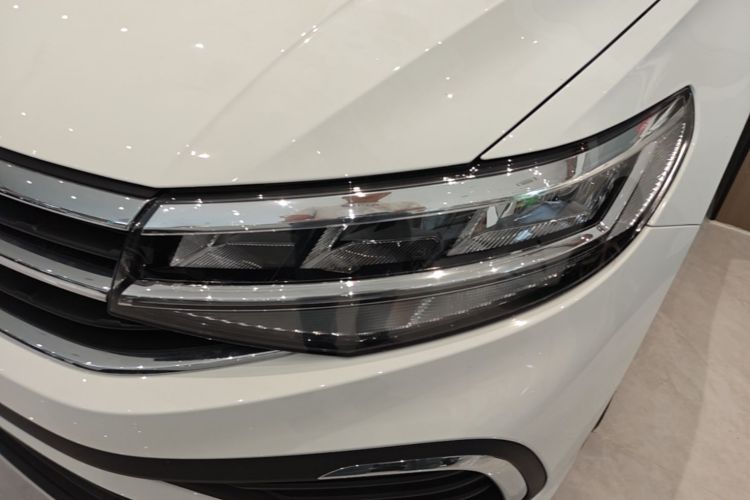 Volkswagen Bora 2026 car image #23