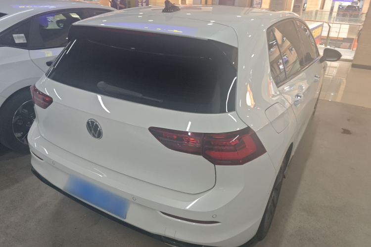 Volkswagen Golf 2024 car image #7