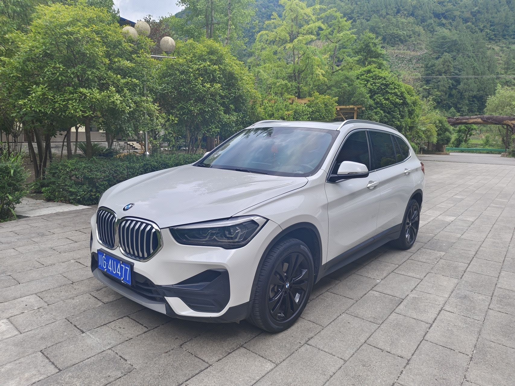 BMW X1 2021 car image 