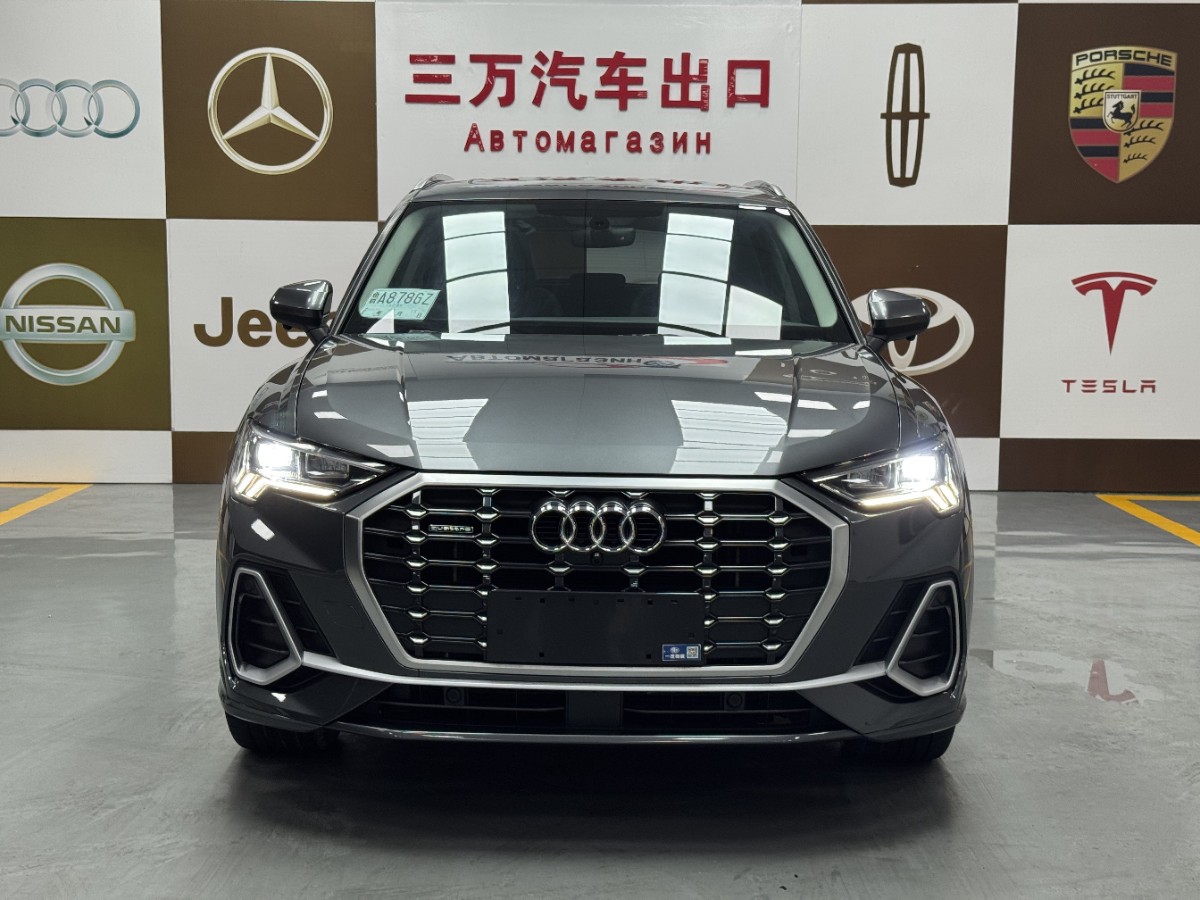 Audi Q3 2021 car image #2