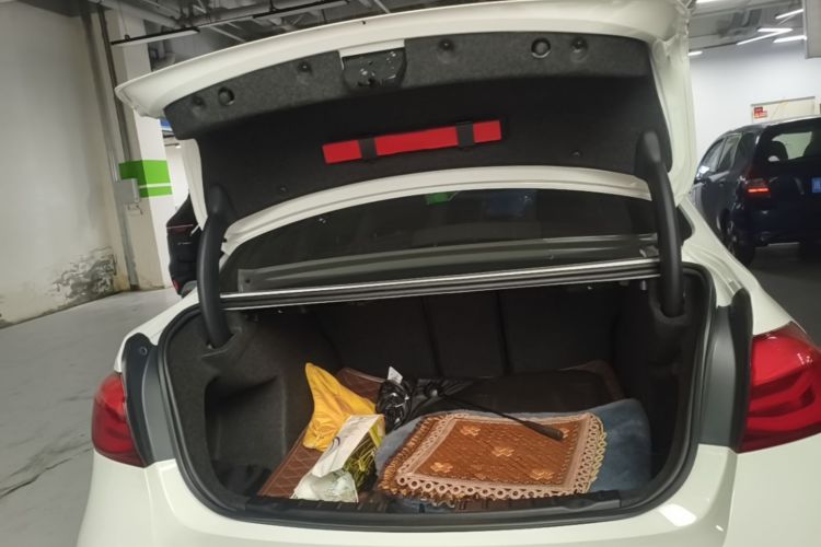 BMW 3 Series 2017 car image #21