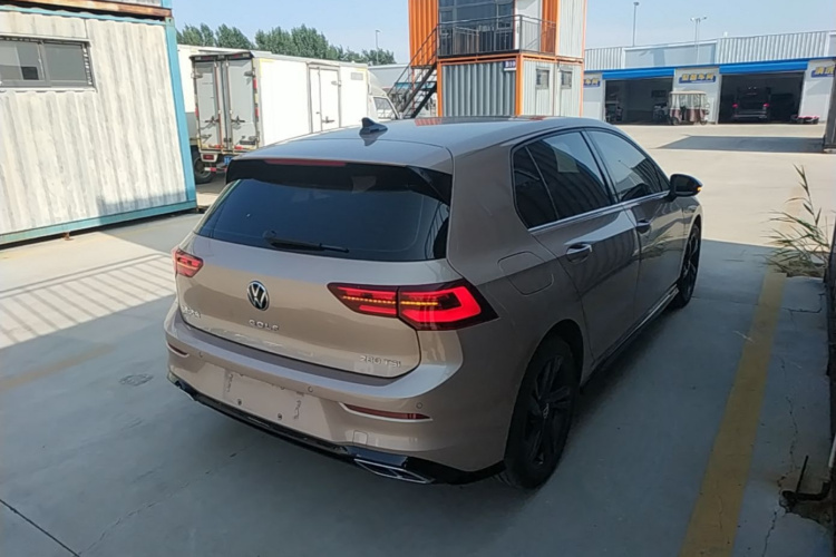 Volkswagen Golf 2022 car image #7
