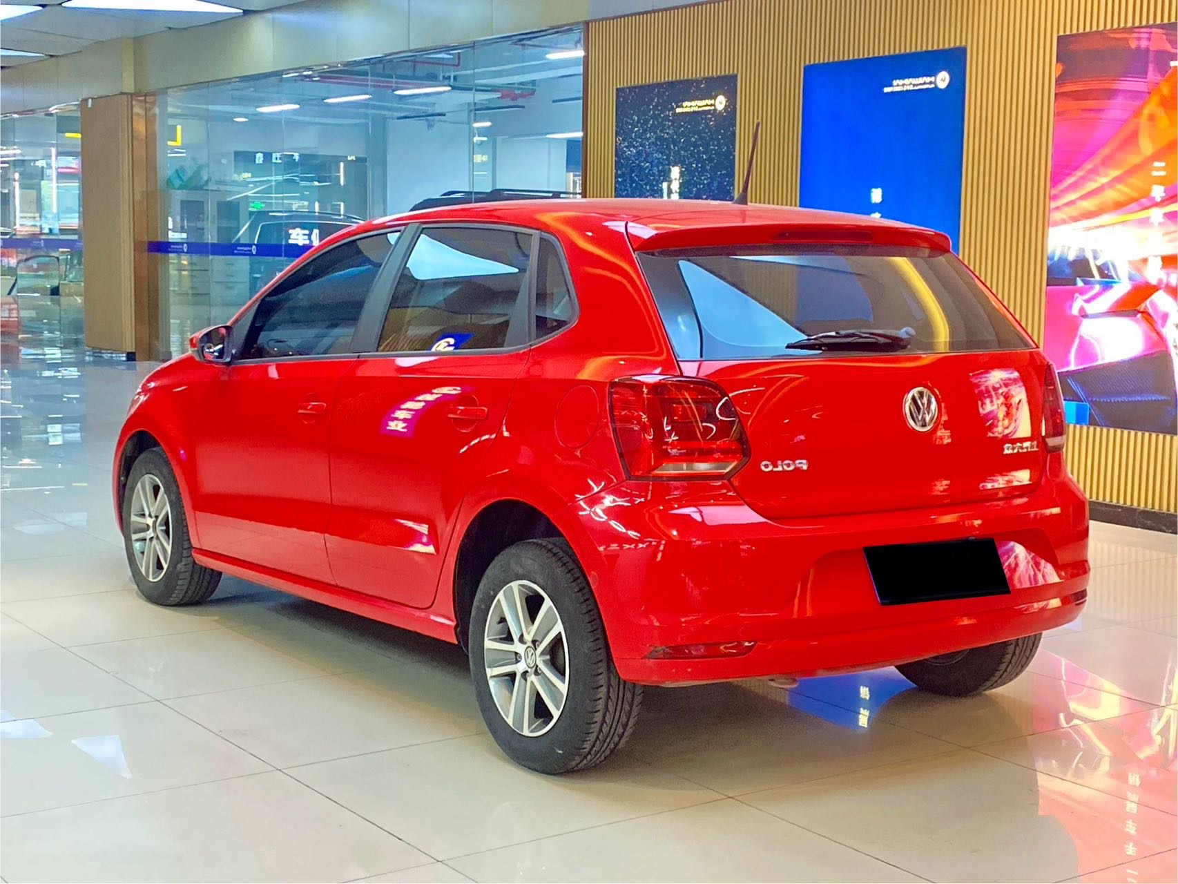 Volkswagen Polo 2017 car image #3